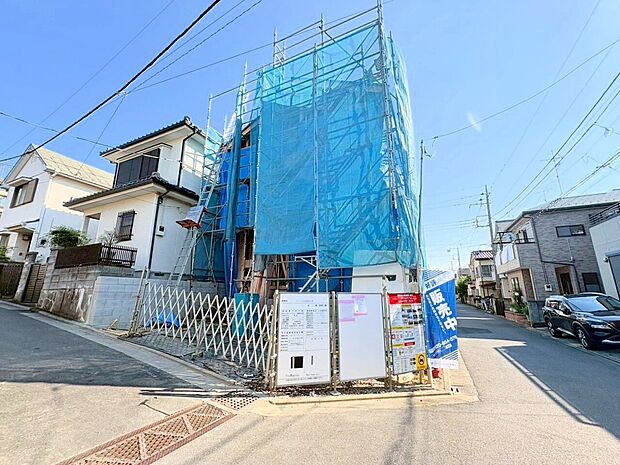 可動棚付きのパントリーや2部屋に配置したWICなど、収納豊富なお住まいです。(令和8年7月撮影)