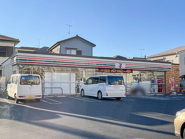 セブン-イレブン さいたま櫛引2丁目店まで約693m