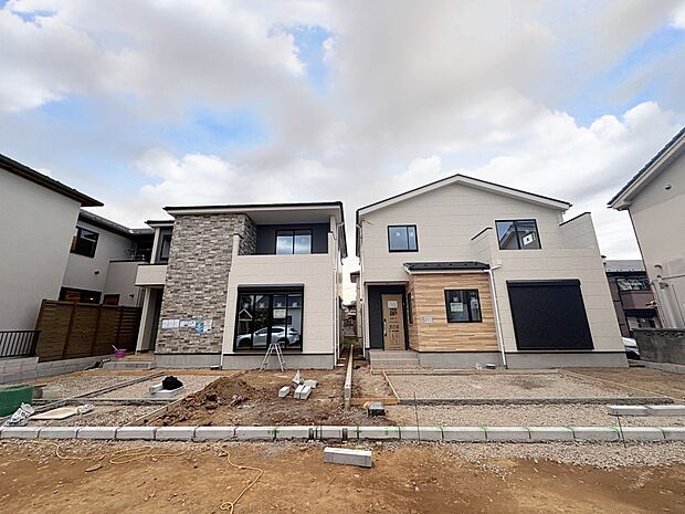 カースペースには並列で2台駐車可能です。(令和8年3月 撮影)