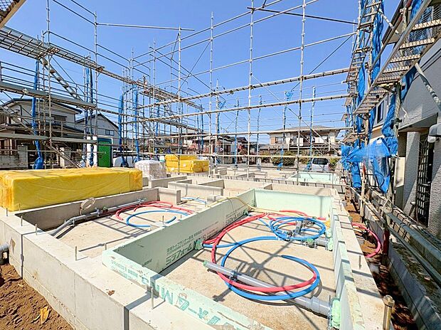 くつろぐ方とお料理をされる方の一体感を重視した対面式キッチンを採用。(令和8年3月 撮影)