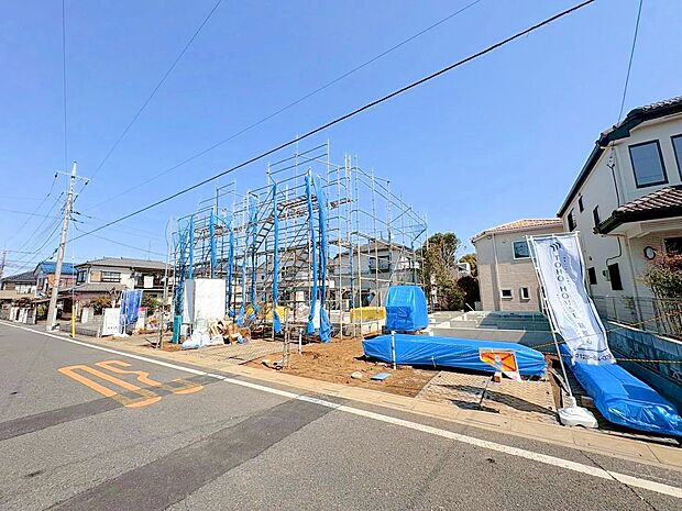 広々とした脱衣所スペースを設けることで、朝の身支度と家事の時間が重なっても安心です。(令和8年3月 撮影)