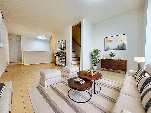 一日中家に居ても飽きることなく過ごせる素敵な空間です。※現況物件写真にCG画像処理済み