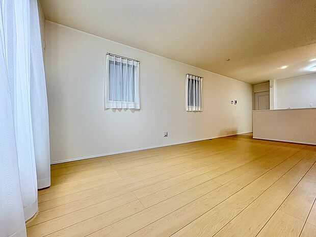 キッチンからリビング全体を見渡せ、会話を楽しみながらお料理できます。