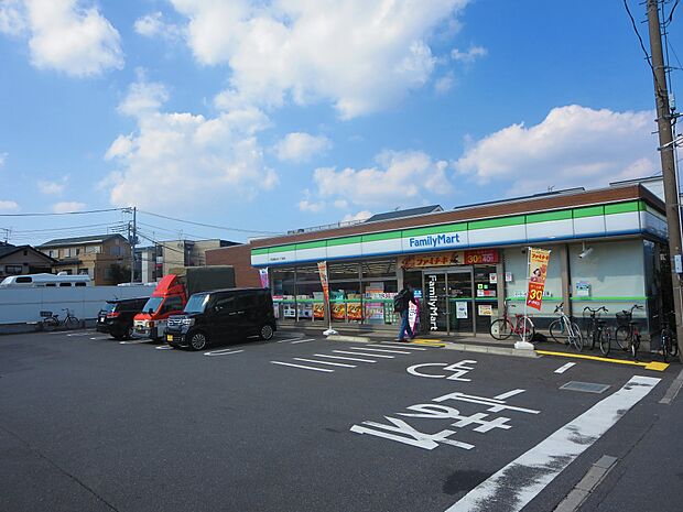 ファミリーマート 戸田美女木一丁目店まで約350m