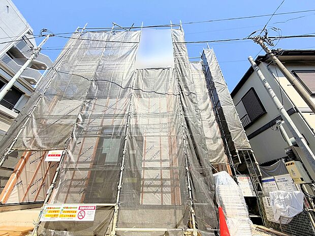 自然と家族のコミュニケーションが生まれるリビングイン階段を採用。(令和8年3月 撮影)