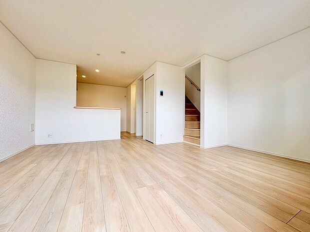 LDK16.8帖。素敵なリビングでご家族の一家団欒を心ゆくまでお楽しみください。