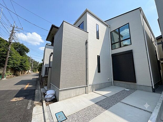 宮原駅徒歩17分の立地。洗練されたデザインの外観が街並みに彩りを演出します。