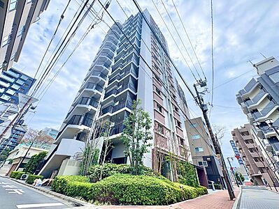 外観:浦和駅徒歩8分の立地。最上階の3LDK。 外観:浦和駅徒歩8分の立地。最上階の3LDK。