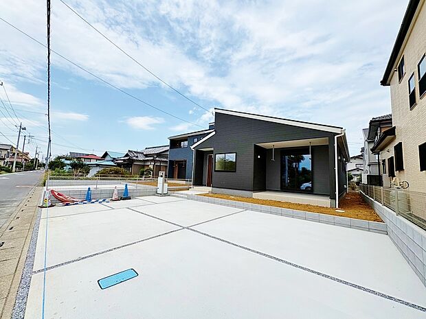 独創性豊かな趣と重厚感・気高さを兼ね備えたお住まい。