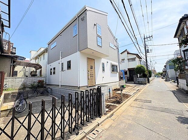 コミュニケーション動線に配慮したリビングアクセスプラン。(令和8年4月 撮影)