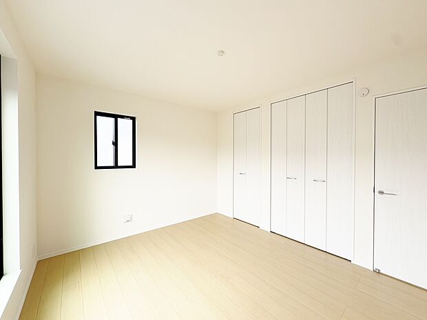 バルコニーに面する洋室が二部屋あり、無駄のない動線で家事効率に配慮しました。