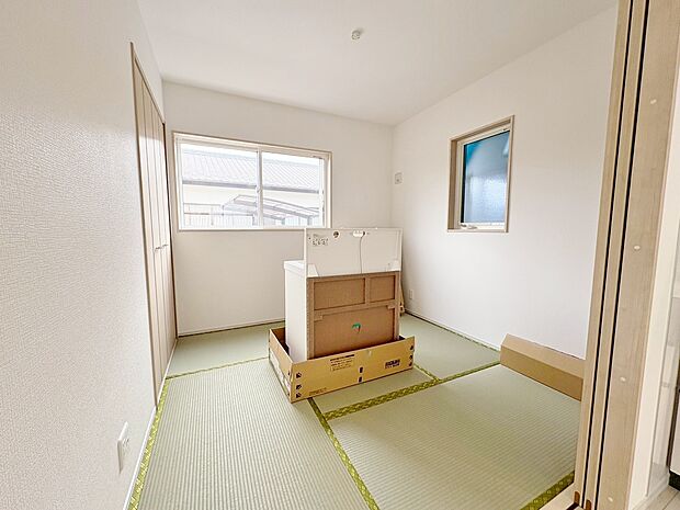 畳の間は有るだけで落ち着く空間です。