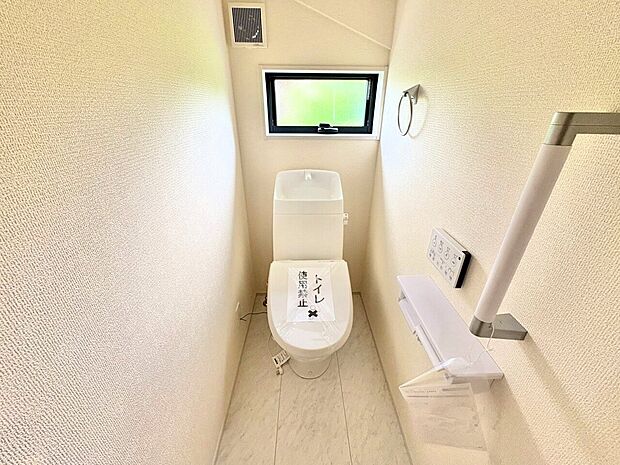 白を基調としたシンプルながらも落ち着くデザイン。