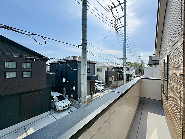 通風・採光にも優れ、心地よい光と風があふれています。