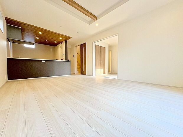 この場所に流れる豊かな時を演出してくれる開放的な空間。