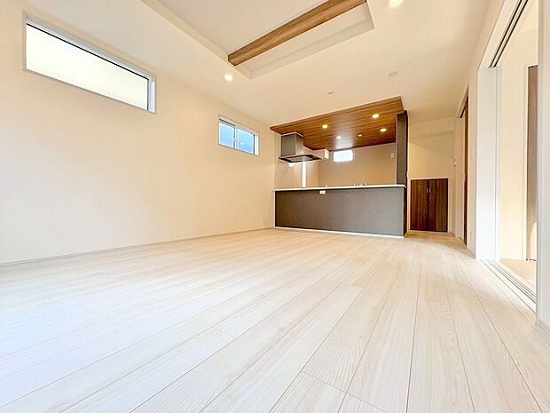 洗練された空気感の中にも落ち着きを感じる贅沢なＬＤＫ。