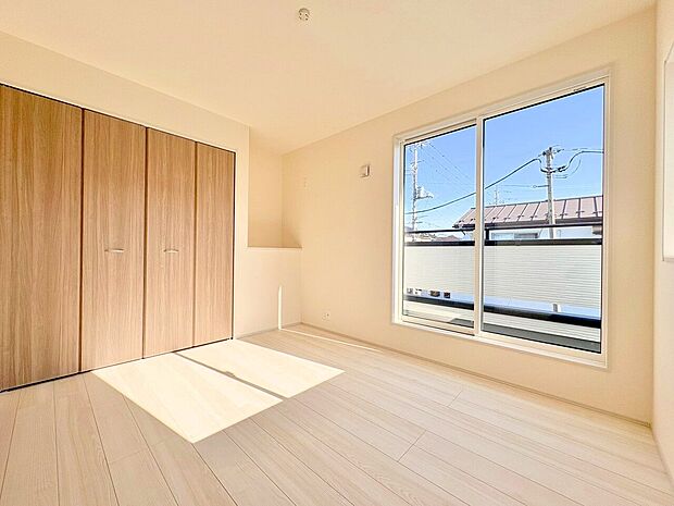 季節ごとに壁飾りや家具の配置を変えて楽しんでみませんか。