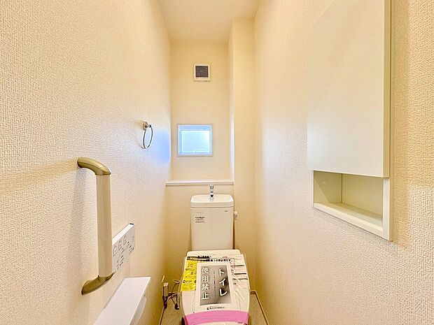 白を基調としたシンプルながらも落ち着くデザイン。