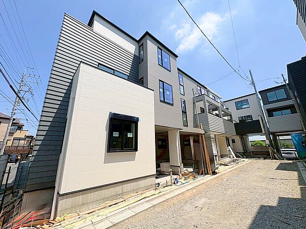 2階リビングのレイアウトは空間を開放的に見せてくれます。(令和8年5月 撮影)