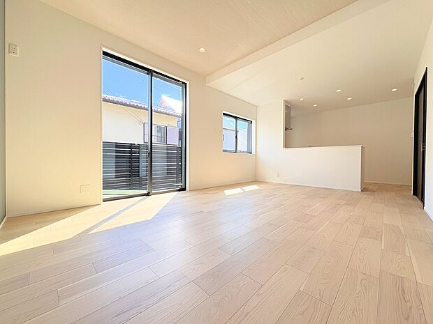 豊かな陽光がこの場所を照らしだします。