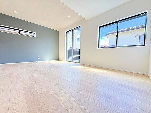 素敵なリビングでご家族の一家だんらんをお楽しみください。