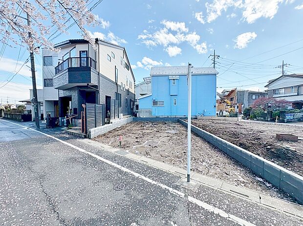 LDK広々18.1帖。キッチンからリビング全体を見渡せます。(令和8年4月 撮影)