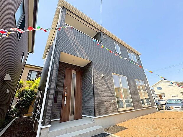 戸田駅利用可能な立地。全室南東向きの明るい間取り。