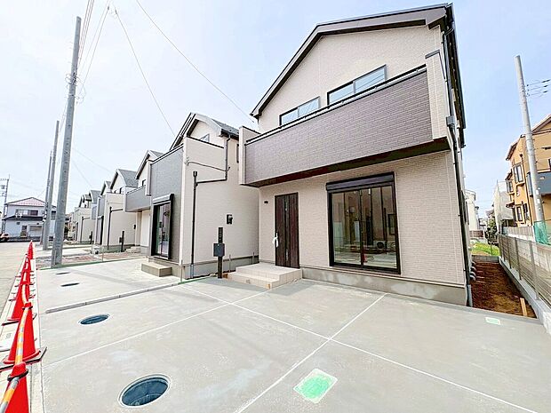 2階は全居室二面採光、二部屋から行き来できる続きバルコニーを採用。(令和8年4月 撮影)