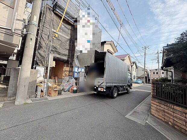 17帖のLDKは開放感を感じられる対面キッチンを採用しました。(令和8年4月 撮影)