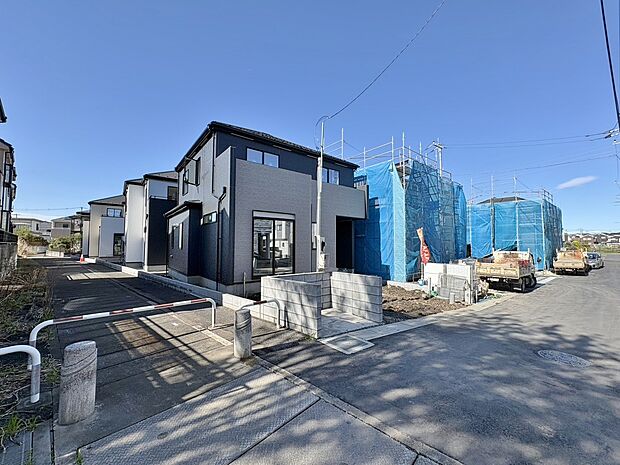 二部屋から行き来できる続きワイドバルコニーを配置しています。(令和8年4月 撮影)