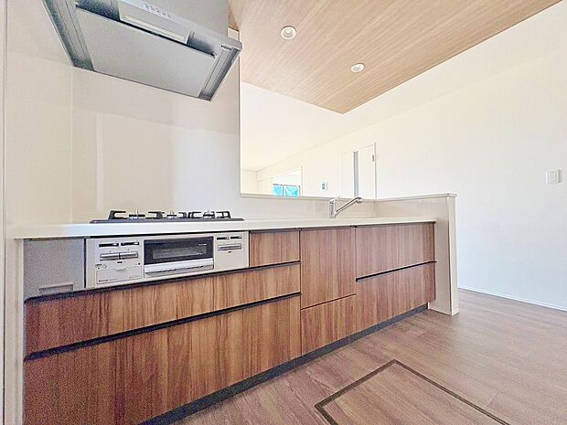 ワークスペースが広く、並んで調理しても余裕の広さを感じていただけます。