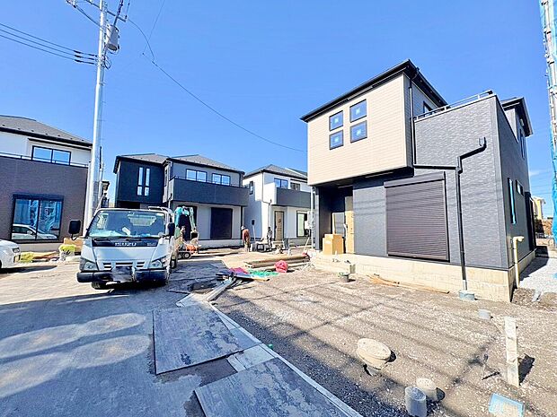 LDK16帖+続き間和洋室3帖付きで開放的な間取りです。(令和8年4月 撮影)