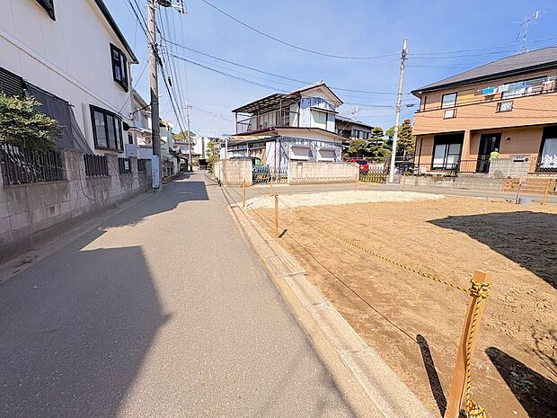 二階は全居室二面採光、二部屋から行き来できるバルコニーを採用。(令和8年4月 撮影)