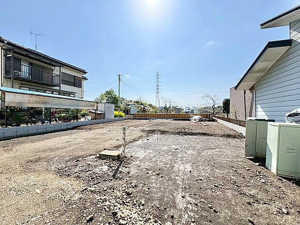 南東向きのLDKは18.1帖と広々設計。(令和8年4月 撮影)