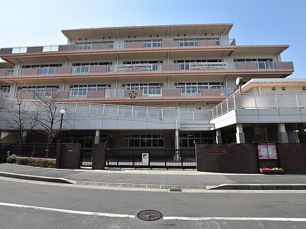 元郷南小学校まで約800m