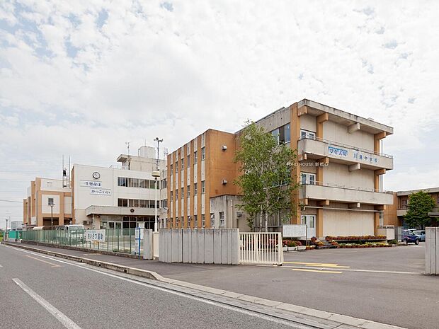 川通中学校まで約1600m