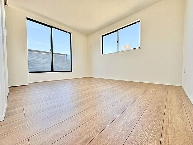 季節ごとに壁飾りや家具の配置を変えて楽しんでみませんか。