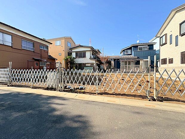 建物の居住性に拘った邸宅は「安らぎ」と「快適」を実現。(令和8年4月 撮影)