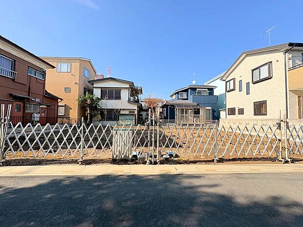 プライバシーに配慮した2階リビング設計。(令和8年4月 撮影)