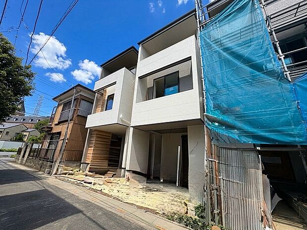 通風・採光にも優れ、心地よい光と風があふれています。(令和8年8月撮影)