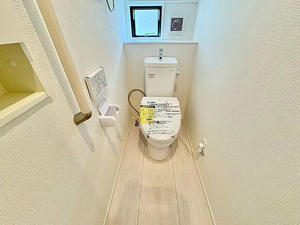 白を基調に飽きのこない空間は、質感豊かな仕上がりです。