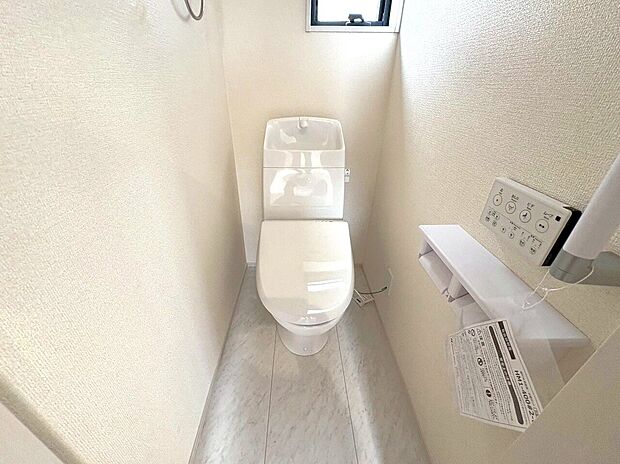白を基調に飽きのこない空間は、質感豊かな仕上がりです。