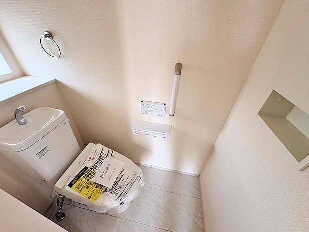 白を基調に飽きのこない空間は、質感豊かな仕上がりです。