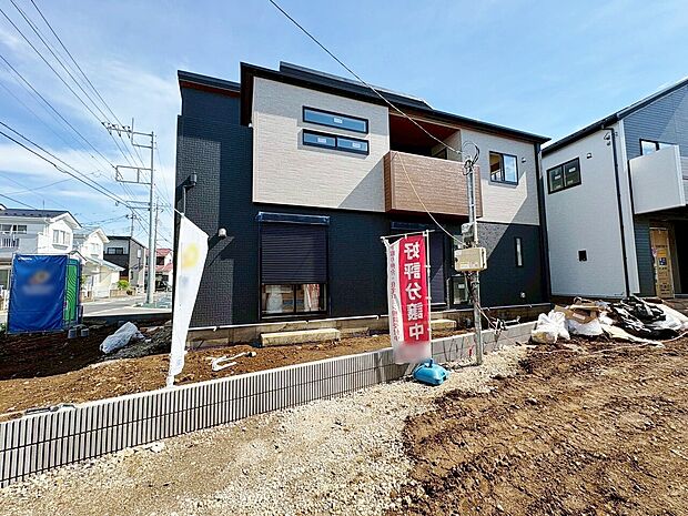 開放感のある角地に面しており、陽当り良好です。(令和8年6月 撮影)