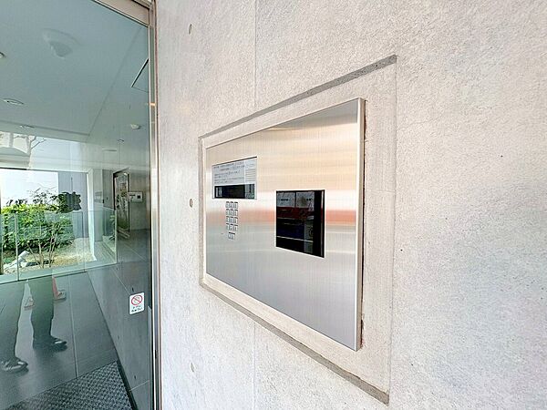 防犯性に優れたモニター付きインターホン。