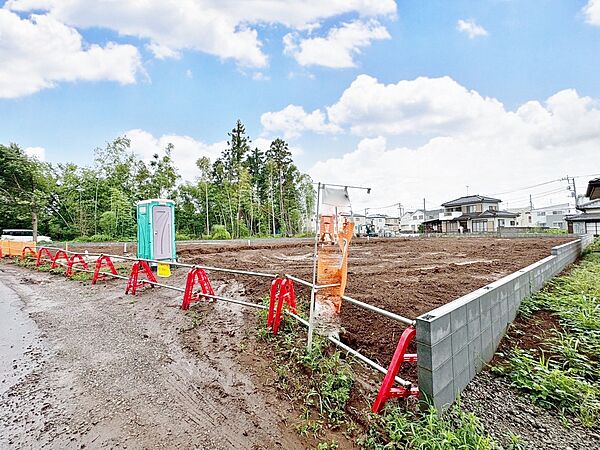 敷地面積はゆとりの37坪。建築条件付きの売地です。