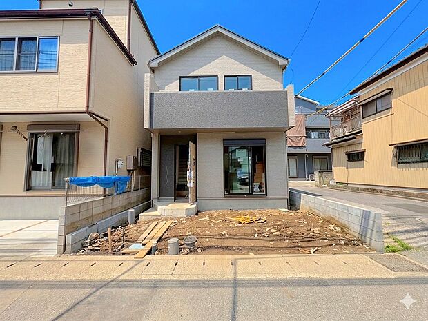 南公道面の日当たり良好なお住いです。(令和8年6月 撮影)