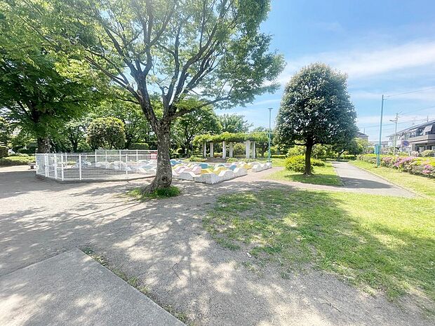 戸塚南公園まで約120m