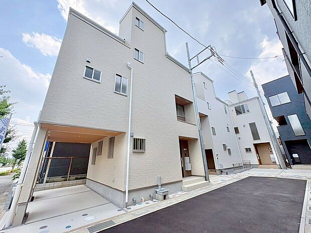 小・中学校まで徒歩6分以内でお子様の通学も安心です。(令和8年7月 撮影)