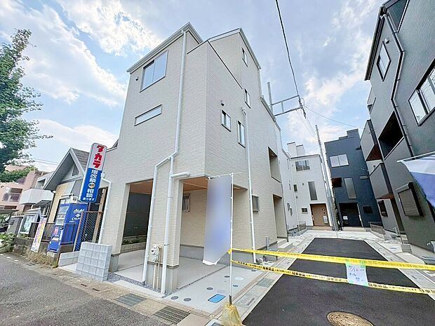 プライバシーを確保しやすく開放的に暮らせる2階リビングプラン。(令和8年7月 撮影)